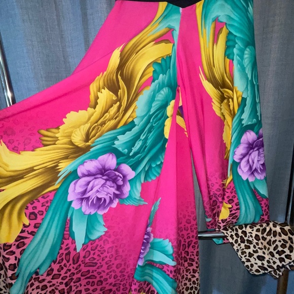 2 piece pants and Wrap Around Top. Size Small - Picture 7 of 9